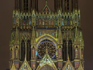 Photographie de Notre-Dame de Reims de nuit