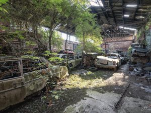 Photographie d'épaves de véhicules