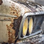 Photographie d'un vieux modèle de voiture Audi