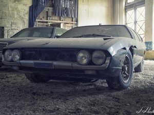 Photographie d'une vieille Lamborghini Espada de 1974