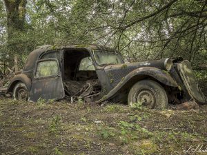 Photographie d'une Citroën traction en vue large