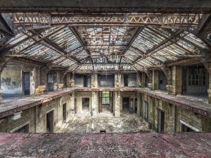 Photographie d'anciens bureaux abandonnés en Lorraine.