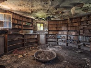 Photographie d'une pièce du Château de la Chasseigne.