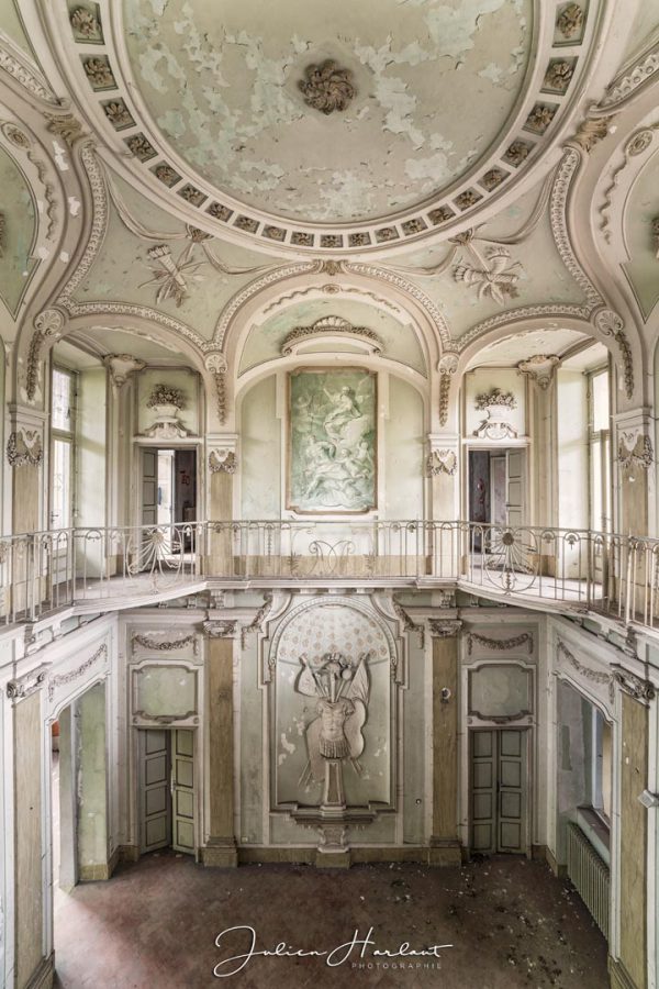 Photographie de l'intérieur de la Villa Menthe en Italie.