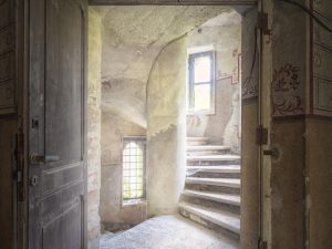Photographie d'un escalier en colimaçon.