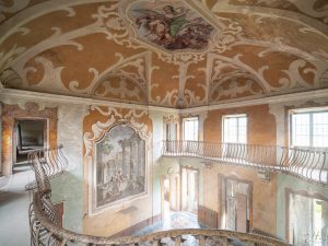 Photographie de l'intérieur de la Villa Sbertoli en Italie.