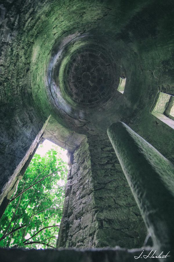 Photographie du haut d'une tour.