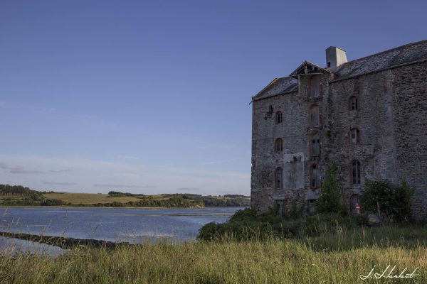 Photographie du moulin à marée à Saint-Jouan-des-Guérets.