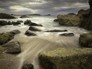 Photographie d'un bord de plage.