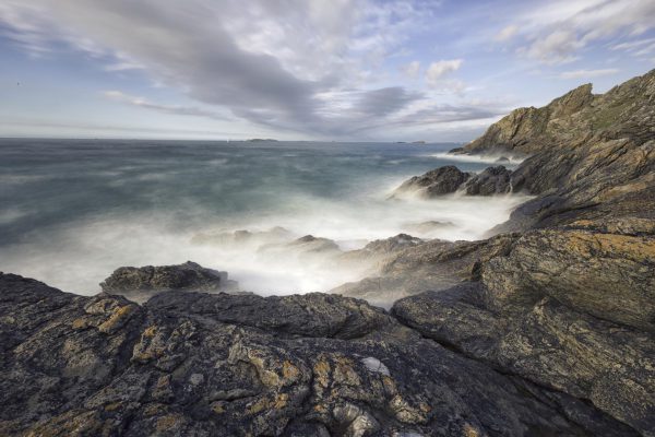 Photographie d'un bord de plage.