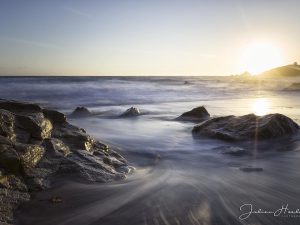 Photographie d'un bord de plage.