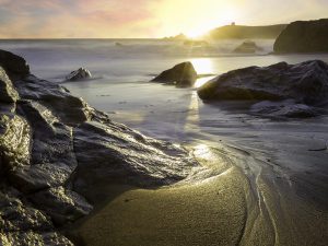 Photographie d'un bord de plage.