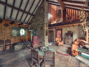 Photographie de l'intérieur d'une ancienne Ferme bien conservée.