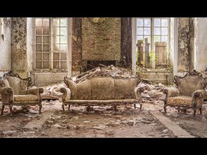 Photographie de la salle de réception au château congo.