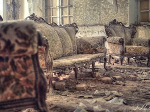 Photographie de la salle de réception au château congo.